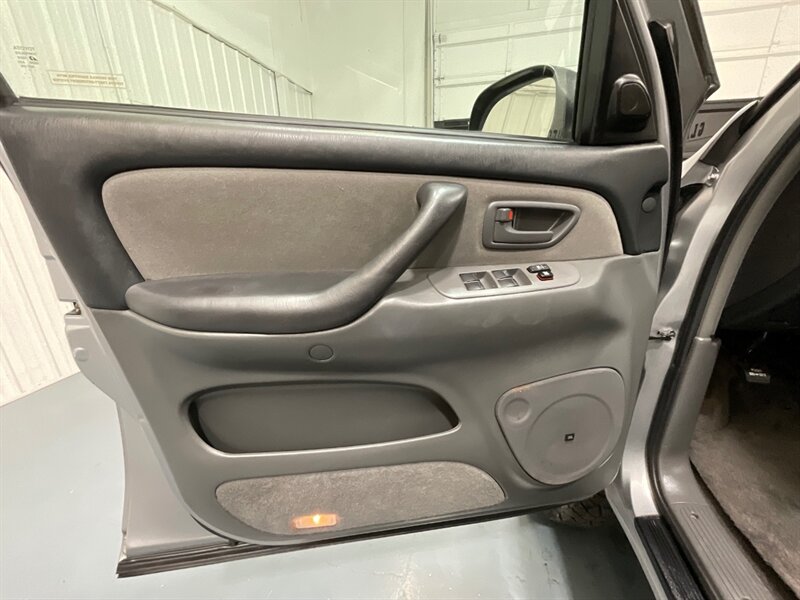 2006 Toyota Tundra SR5 Double Cab 4X4 / 4.7L V8 / 1-OWNER / ZERO RUST  / FRESH TIMING BELT SERVICE DONE / BRAND NEW TIRES / LOCAL OREGON TRUCK - Photo 32 - Gladstone, OR 97027