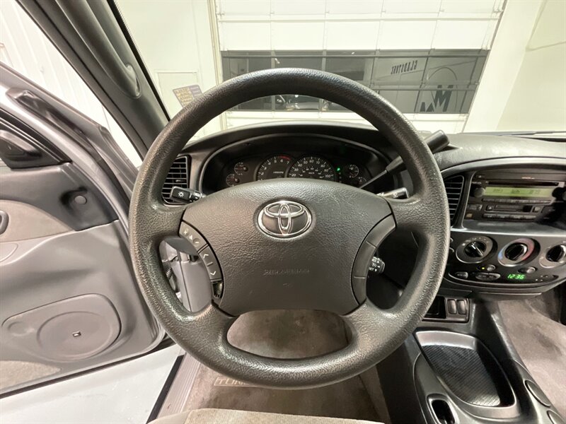 2006 Toyota Tundra SR5 Double Cab 4X4 / 4.7L V8 / 1-OWNER / ZERO RUST  / FRESH TIMING BELT SERVICE DONE / BRAND NEW TIRES / LOCAL OREGON TRUCK - Photo 21 - Gladstone, OR 97027