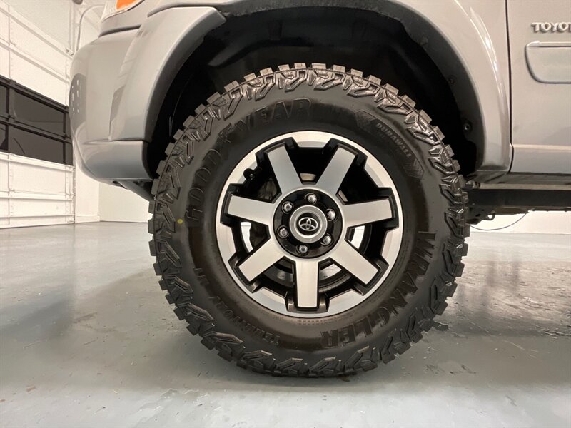 2006 Toyota Tundra SR5 Double Cab 4X4 / 4.7L V8 / 1-OWNER / ZERO RUST  / FRESH TIMING BELT SERVICE DONE / BRAND NEW TIRES / LOCAL OREGON TRUCK - Photo 23 - Gladstone, OR 97027