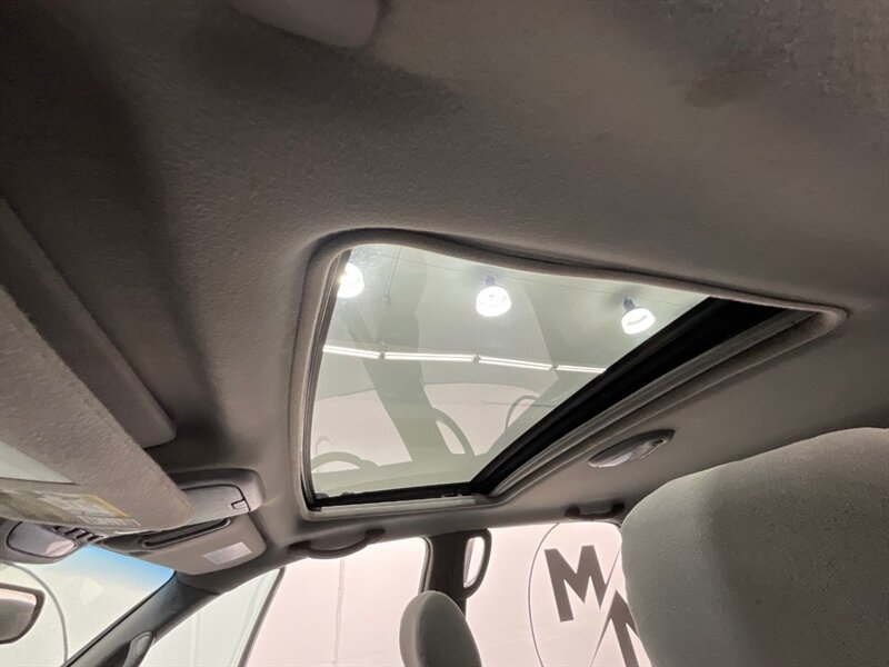 2006 Toyota Tundra SR5 Double Cab 4X4 / 4.7L V8 / 1-OWNER / ZERO RUST  / FRESH TIMING BELT SERVICE DONE / BRAND NEW TIRES / LOCAL OREGON TRUCK - Photo 11 - Gladstone, OR 97027