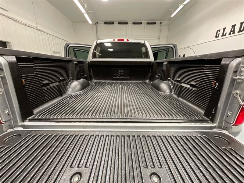 2006 Toyota Tundra SR5 Double Cab 4X4 / 4.7L V8 / 1-OWNER / ZERO RUST  / FRESH TIMING BELT SERVICE DONE / BRAND NEW TIRES / LOCAL OREGON TRUCK - Photo 40 - Gladstone, OR 97027