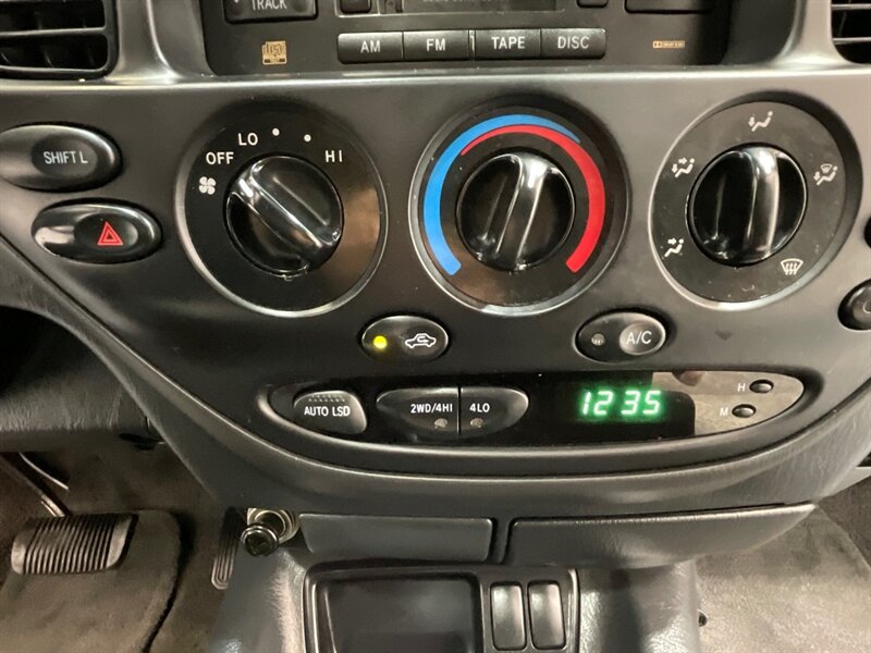 2006 Toyota Tundra SR5 Double Cab 4X4 / 4.7L V8 / 1-OWNER / ZERO RUST  / FRESH TIMING BELT SERVICE DONE / BRAND NEW TIRES / LOCAL OREGON TRUCK - Photo 18 - Gladstone, OR 97027