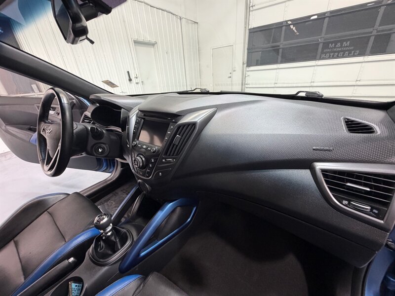 2016 Hyundai Veloster Turbo R-Spec 1.6L / 6 SPEED / NEW TIRES / WRAPPED / ONLY 47K MILES / RUST FREE - Photo 32 - Gladstone, OR 97027