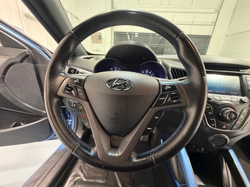 2016 Hyundai Veloster Turbo R-Spec 1.6L / 6 SPEED / NEW TIRES / WRAPPED / ONLY 47K MILES / RUST FREE - Photo 16 - Gladstone, OR 97027