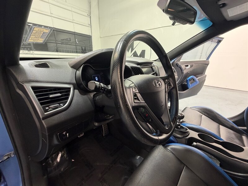 2016 Hyundai Veloster Turbo R-Spec 1.6L / 6 SPEED / NEW TIRES / WRAPPED / ONLY 47K MILES / RUST FREE - Photo 26 - Gladstone, OR 97027
