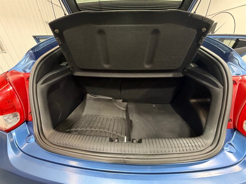 2016 Hyundai Veloster Turbo R-Spec 1.6L / 6 SPEED / NEW TIRES / WRAPPED / ONLY 47K MILES / RUST FREE - Photo 29 - Gladstone, OR 97027