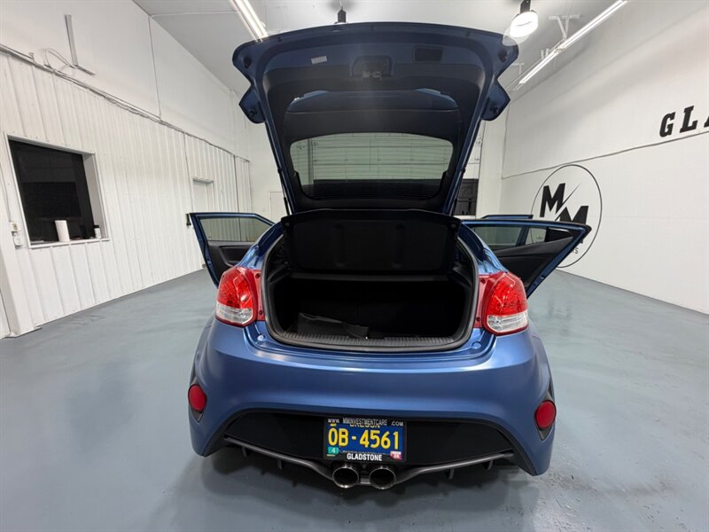 2016 Hyundai Veloster Turbo R-Spec 1.6L / 6 SPEED / NEW TIRES / WRAPPED / ONLY 47K MILES / RUST FREE - Photo 10 - Gladstone, OR 97027