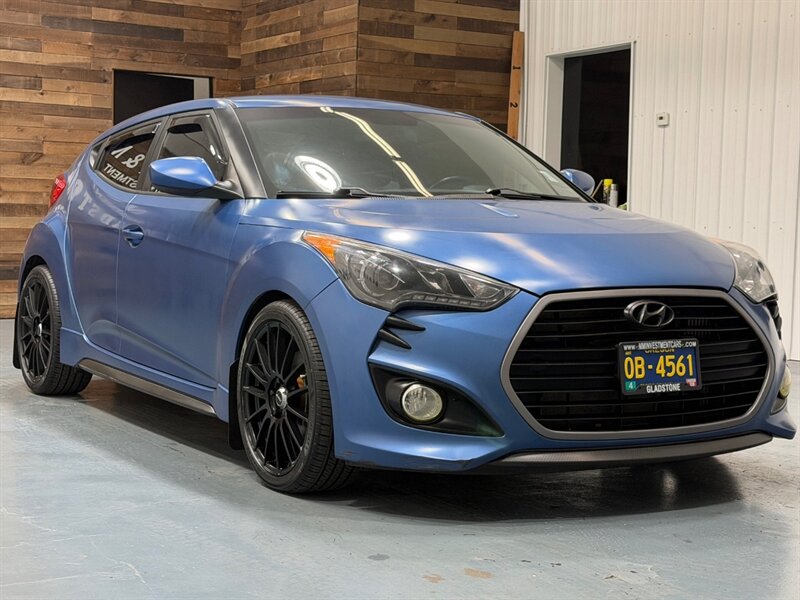 2016 Hyundai Veloster Turbo R-Spec 1.6L / 6 SPEED / NEW TIRES / WRAPPED / ONLY 47K MILES / RUST FREE - Photo 2 - Gladstone, OR 97027