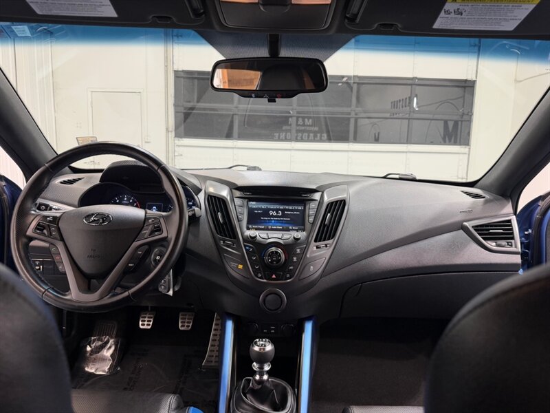 2016 Hyundai Veloster Turbo R-Spec 1.6L / 6 SPEED / NEW TIRES / WRAPPED / ONLY 47K MILES / RUST FREE - Photo 17 - Gladstone, OR 97027