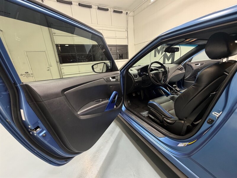 2016 Hyundai Veloster Turbo R-Spec 1.6L / 6 SPEED / NEW TIRES / WRAPPED / ONLY 47K MILES / RUST FREE - Photo 25 - Gladstone, OR 97027