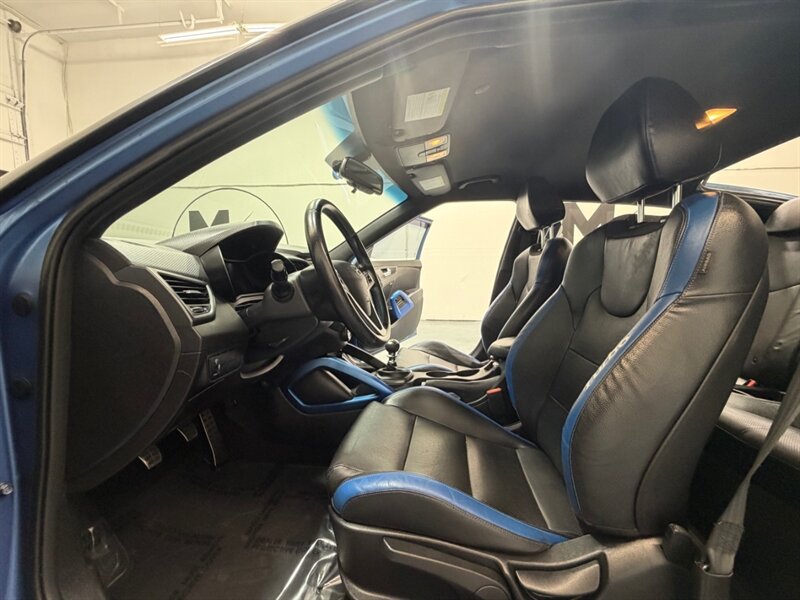 2016 Hyundai Veloster Turbo R-Spec 1.6L / 6 SPEED / NEW TIRES / WRAPPED / ONLY 47K MILES / RUST FREE - Photo 11 - Gladstone, OR 97027