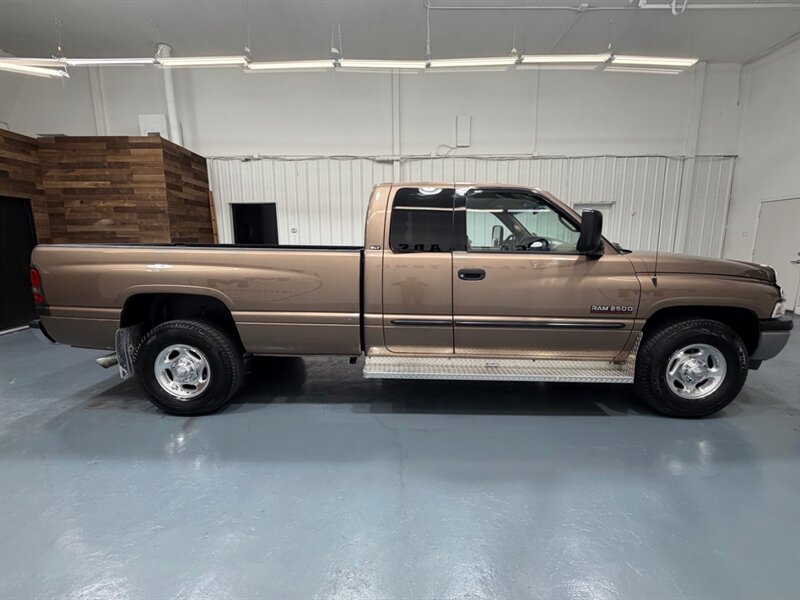 2001 Dodge Ram 2500 Laramie 6-SPEED MANUAL/5.9L CUMMINS DIESEL/LEATHER /LONG BED / LOCAL TRUCK w. ZERO RUST - Photo 4 - Gladstone, OR 97027