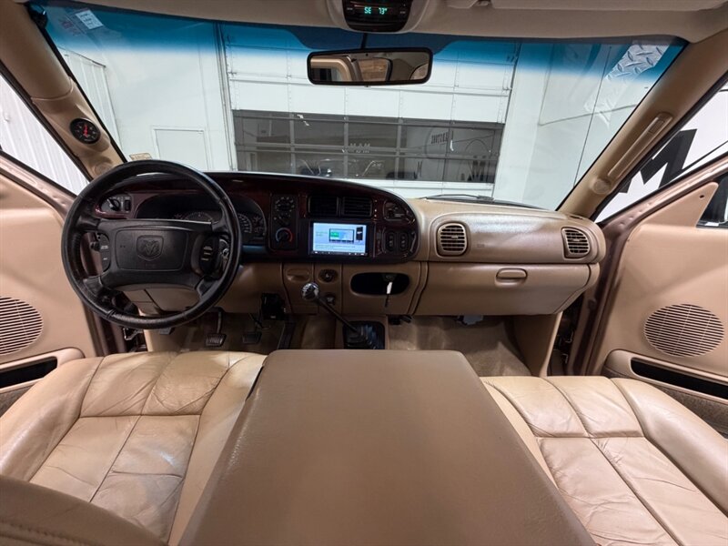 2001 Dodge Ram 2500 Laramie 6-SPEED MANUAL/5.9L CUMMINS DIESEL/LEATHER /LONG BED / LOCAL TRUCK w. ZERO RUST - Photo 39 - Gladstone, OR 97027