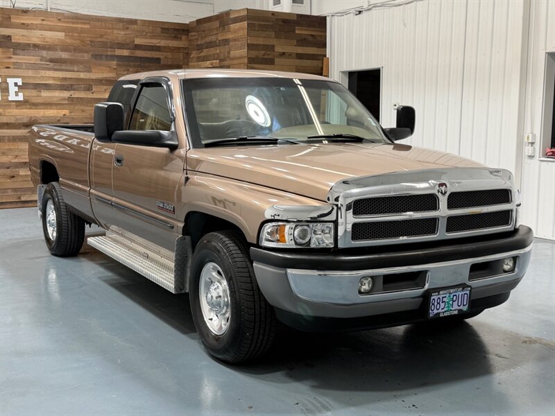 2001 Dodge Ram 2500 Laramie 6-SPEED MANUAL/5.9L CUMMINS DIESEL/LEATHER /LONG BED / LOCAL TRUCK w. ZERO RUST - Photo 2 - Gladstone, OR 97027