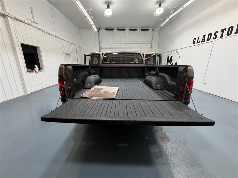 2001 Dodge Ram 2500 Laramie 6-SPEED MANUAL/5.9L CUMMINS DIESEL/LEATHER /LONG BED / LOCAL TRUCK w. ZERO RUST - Photo 10 - Gladstone, OR 97027