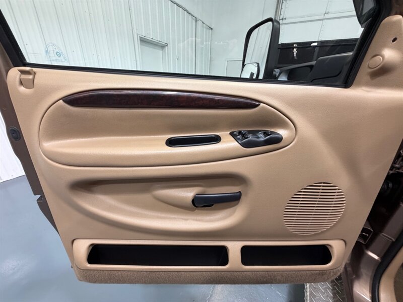 2001 Dodge Ram 2500 Laramie 6-SPEED MANUAL/5.9L CUMMINS DIESEL/LEATHER /LONG BED / LOCAL TRUCK w. ZERO RUST - Photo 32 - Gladstone, OR 97027