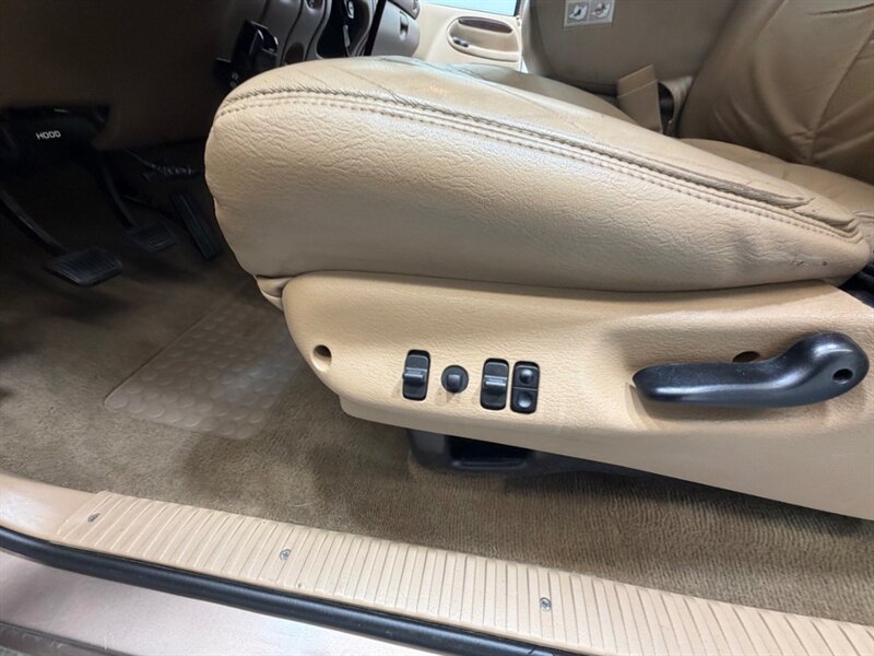 2001 Dodge Ram 2500 Laramie 6-SPEED MANUAL/5.9L CUMMINS DIESEL/LEATHER /LONG BED / LOCAL TRUCK w. ZERO RUST - Photo 35 - Gladstone, OR 97027