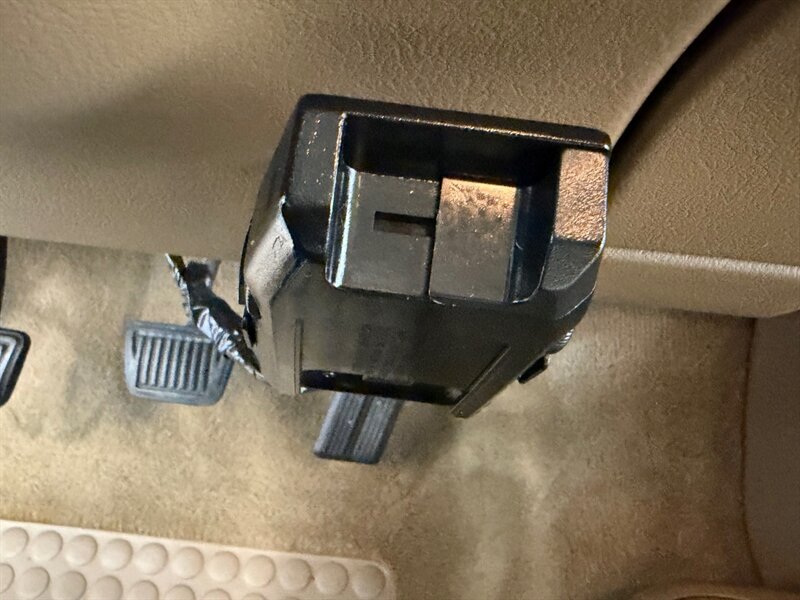 2001 Dodge Ram 2500 Laramie 6-SPEED MANUAL/5.9L CUMMINS DIESEL/LEATHER /LONG BED / LOCAL TRUCK w. ZERO RUST - Photo 40 - Gladstone, OR 97027