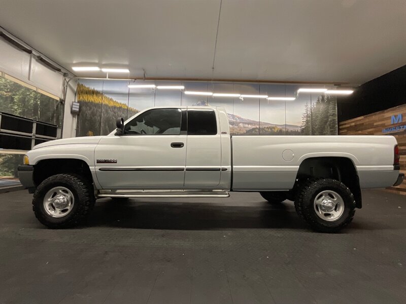 2001 Dodge Ram 2500 Laramie SLT 4X4 / 5.   - Photo 3 - Gladstone, OR 97027