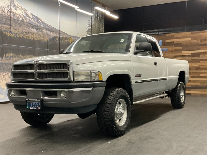 2001 Dodge Ram 2500 Laramie SLT 4X4 / 5.   - Photo 1 - Gladstone, OR 97027