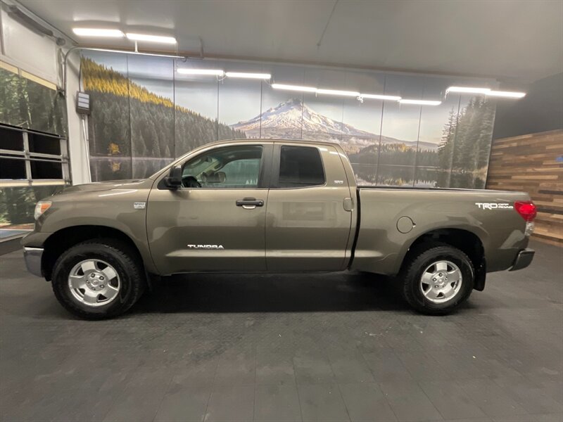 2008 Toyota Tundra SR5 Double Cab 4X4 / 4.7L V8 i-FORCE/ TRD OFF RD   - Photo 3 - Gladstone, OR 97027