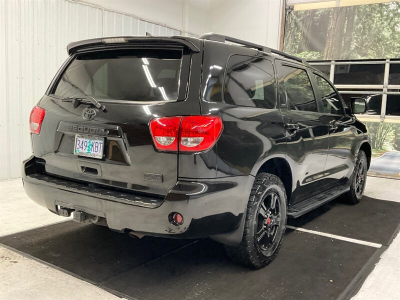 2016 Toyota Sequoia SR5  / Sunroof / Excel Cond - Photo 7 - Gladstone, OR 97027