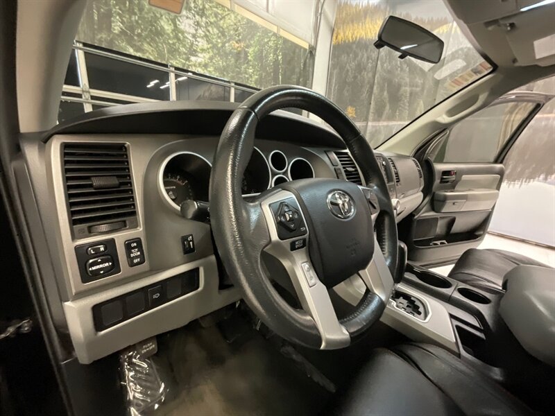 2016 Toyota Sequoia SR5  / Sunroof / Excel Cond - Photo 44 - Gladstone, OR 97027