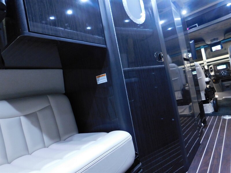 2015 Mercedes-Benz Sprinter 3500 Airstream Interstate Extended Grand 3500 Airstream Inter   - Photo 19 - Gladstone, OR 97027