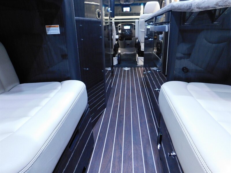 2015 Mercedes-Benz Sprinter 3500 Airstream Interstate Extended Grand 3500 Airstream Inter   - Photo 15 - Gladstone, OR 97027