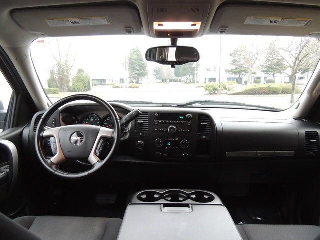 2010 GMC Sierra 1500 SLE/ Crew Cab / 4X4 / 2-inch Lift / 33 Mud Tires   - Photo 17 - Portland, OR 97217