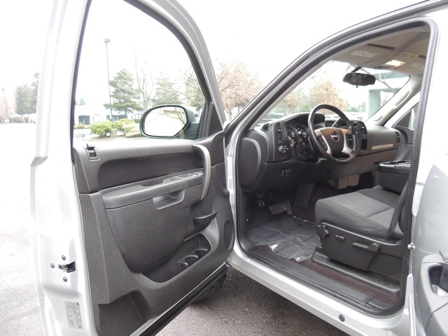 2010 GMC Sierra 1500 SLE/ Crew Cab / 4X4 / 2-inch Lift / 33 Mud Tires   - Photo 34 - Portland, OR 97217