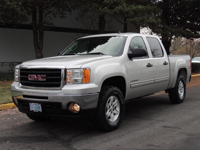 2010 GMC Sierra 1500 SLE/ Crew Cab / 4X4 / 2-inch Lift / 33 Mud Tires   - Photo 1 - Portland, OR 97217