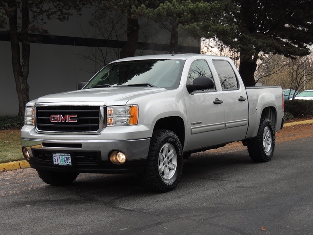 2010 GMC Sierra 1500 SLE/ Crew Cab / 4X4 / 2-inch Lift / 33 Mud Tires   - Photo 48 - Portland, OR 97217