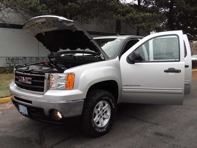 2010 GMC Sierra 1500 SLE/ Crew Cab / 4X4 / 2-inch Lift / 33 Mud Tires   - Photo 25 - Portland, OR 97217