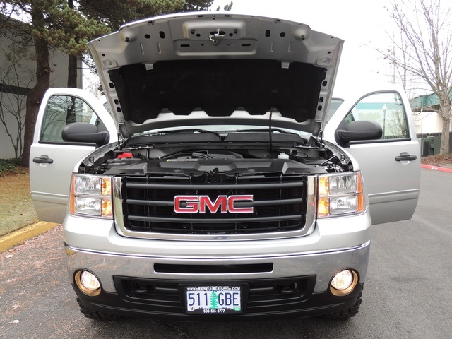 2010 GMC Sierra 1500 SLE/ Crew Cab / 4X4 / 2-inch Lift / 33 Mud Tires   - Photo 32 - Portland, OR 97217