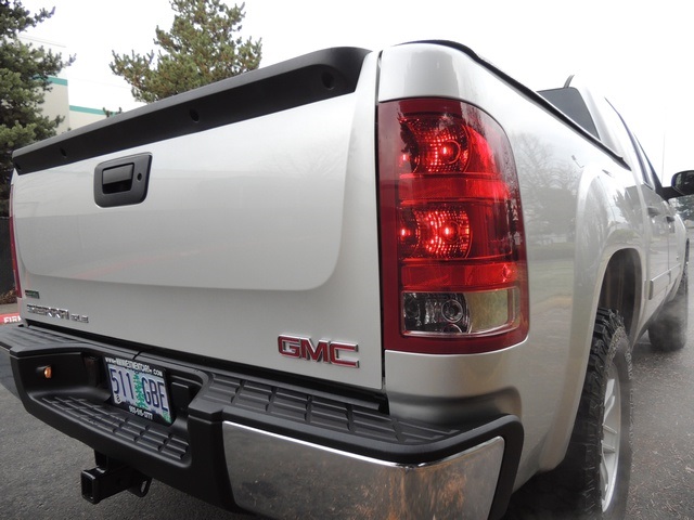 2010 GMC Sierra 1500 SLE/ Crew Cab / 4X4 / 2-inch Lift / 33 Mud Tires   - Photo 9 - Portland, OR 97217