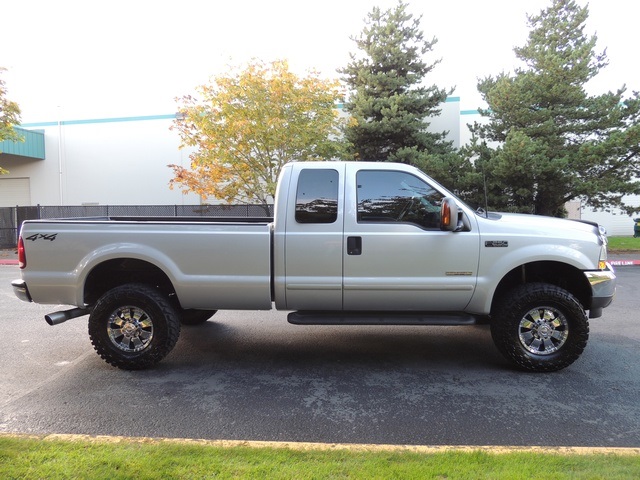 2003 Ford F-250 Super Duty XLT/4X4 /6.0L DIESEL/ 74k miles/ LIFTED