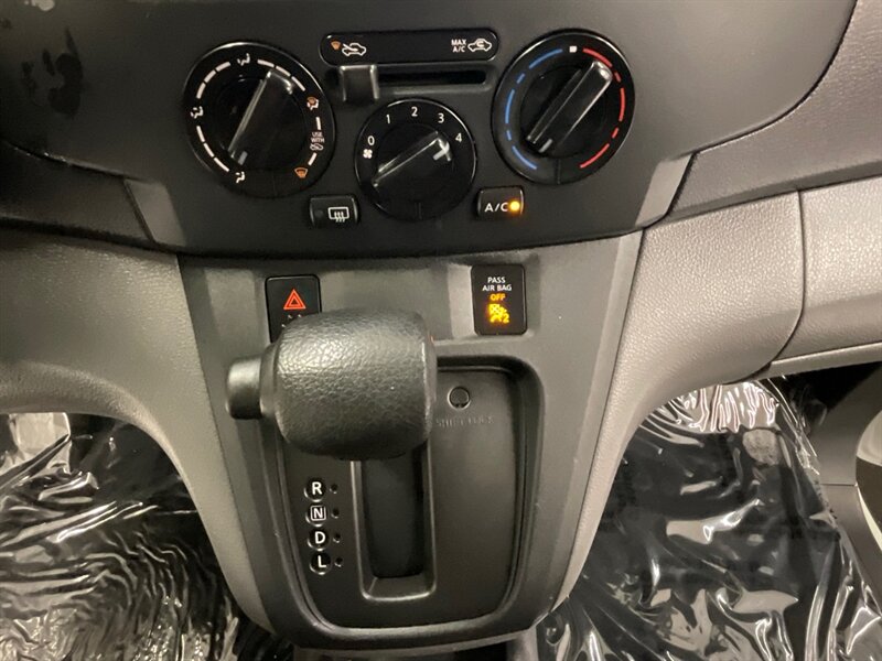 2014 Nissan NV 200 SV / Cargo Van / 2.0L 4Cyl / Technology Pkg  / Navigation & Backup Camera / ONLY 86,000 MILES - Photo 18 - Gladstone, OR 97027