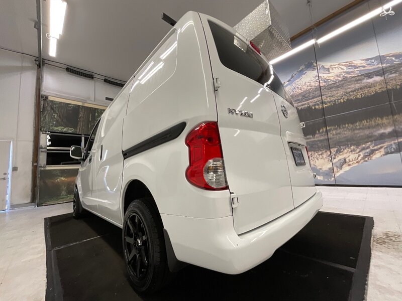 2014 Nissan NV 200 SV / Cargo Van / 2.0L 4Cyl / Technology Pkg  / Navigation & Backup Camera / ONLY 86,000 MILES - Photo 21 - Gladstone, OR 97027