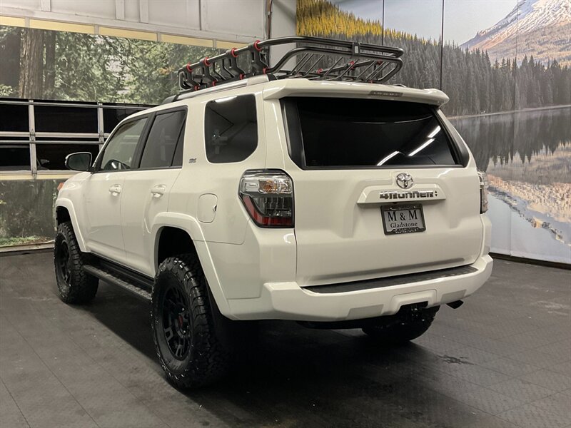 2020 Toyota 4Runner SR5 Premium 4X4 / Leather / NEW LIFT WHEELS TIRES  Leather & Heated Seats / Navigation & Backup Camera / LIFTED w/ 33 " BF GOODRICH TIRES & 17 " TRD OEM WHEELS - Photo 8 - Gladstone, OR 97027