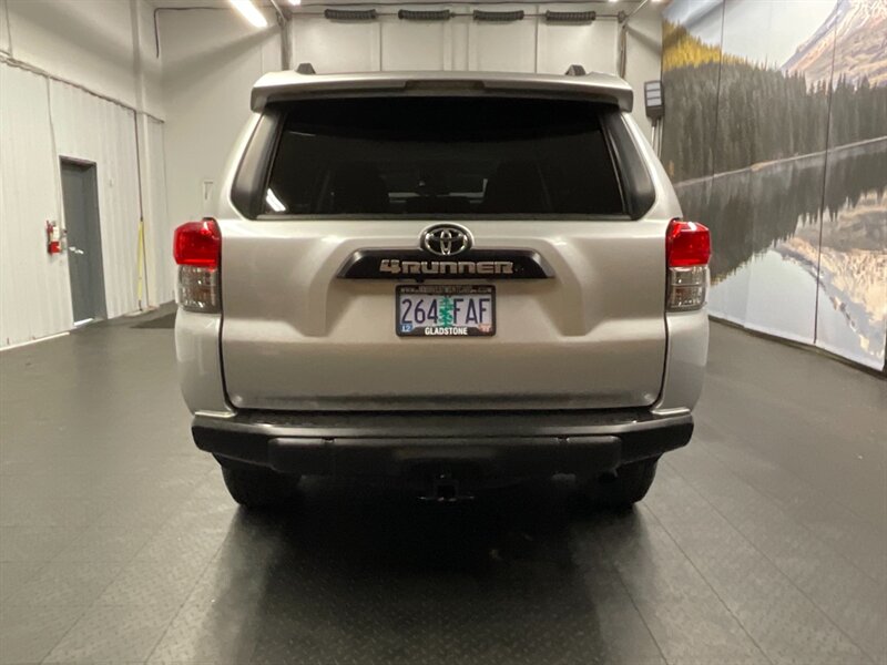 2011 Toyota 4Runner Trail Sport Utility 4X4 / CROWL CONTROL / SHARP   - Photo 4 - Gladstone, OR 97027