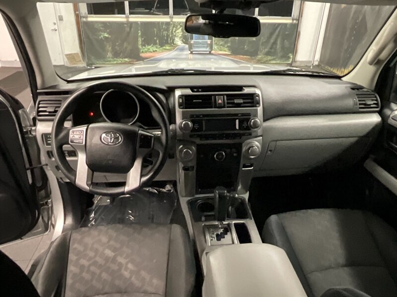 2011 Toyota 4Runner Trail Sport Utility 4X4 / CROWL CONTROL / SHARP   - Photo 27 - Gladstone, OR 97027