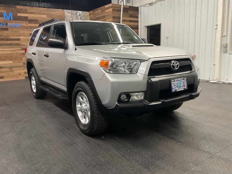 2011 Toyota 4Runner Trail Sport Utility 4X4 / CROWL CONTROL / SHARP   - Photo 2 - Gladstone, OR 97027