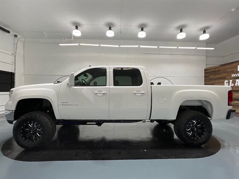 2007 GMC Sierra 3500 SLT Crew Cab 4X4 / 6.6L DIESEL / Leather / LIFTED  / NEW WHEELS & TIRES / RUST FREE / LOW MILES - Photo 3 - Gladstone, OR 97027