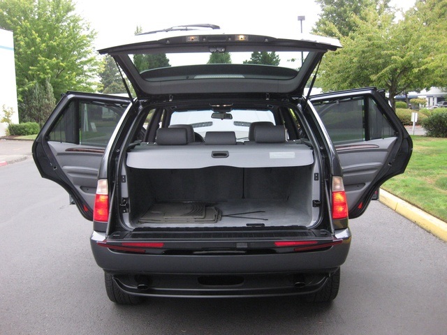 2003 BMW X5 3.0i All Wheel Drive / Premium Pkg/Loaded/Pristine   - Photo 12 - Portland, OR 97217