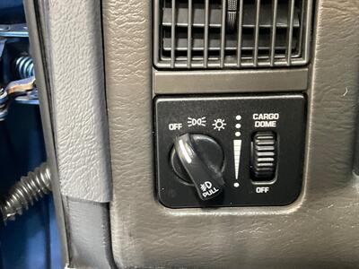 2003 Dodge Ram 2500 Laramie 4X4 / 5.9L DIESEL / Leather Heated Seats  / LOCAL TRUCK w. ZERO RUST / SHORT BED - Photo 40 - Gladstone, OR 97027