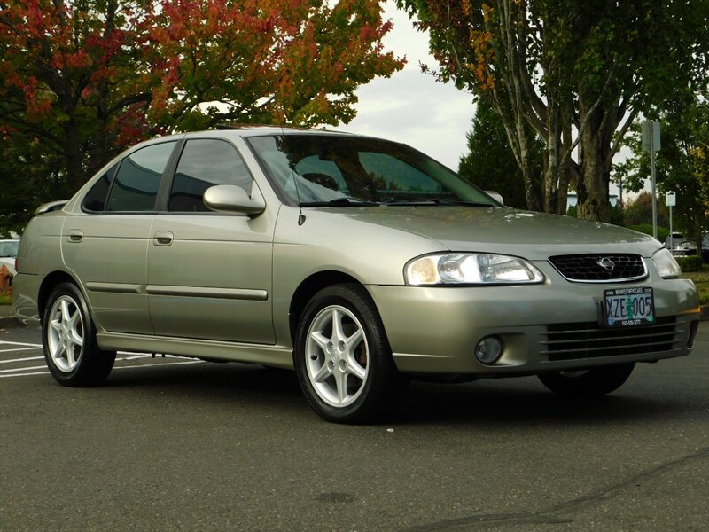 2001 Nissan Sentra SE Sedan / Sunroof / Automatic / 4Cyl / LOW MILES