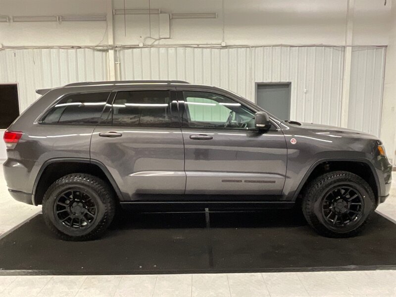 2018 Jeep Grand Cherokee 4x4 Trailhawk SUV / 3.0L TURBO DIESEL / LOCAL  / Heated & Cooled Seats / Sunroof / Towing Package / Navigation / 78,000 MILES - Photo 4 - Gladstone, OR 97027