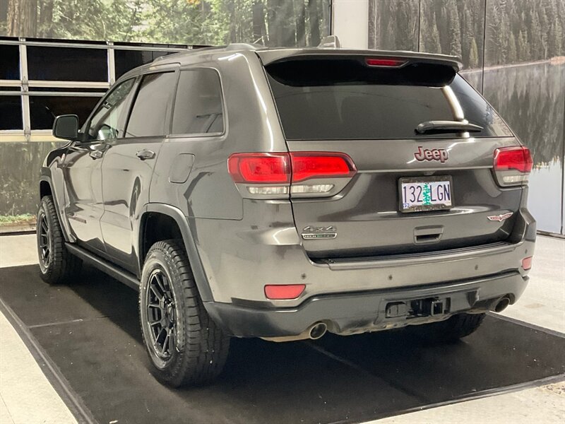 2018 Jeep Grand Cherokee 4x4 Trailhawk SUV / 3.0L TURBO DIESEL / LOCAL  / Heated & Cooled Seats / Sunroof / Towing Package / Navigation / 78,000 MILES - Photo 8 - Gladstone, OR 97027