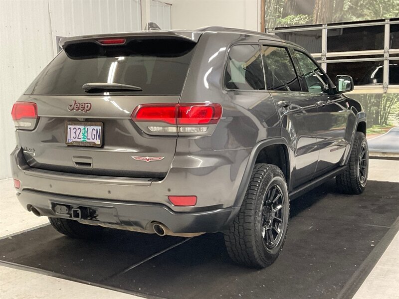 2018 Jeep Grand Cherokee 4x4 Trailhawk SUV / 3.0L TURBO DIESEL / LOCAL  / Heated & Cooled Seats / Sunroof / Towing Package / Navigation / 78,000 MILES - Photo 7 - Gladstone, OR 97027